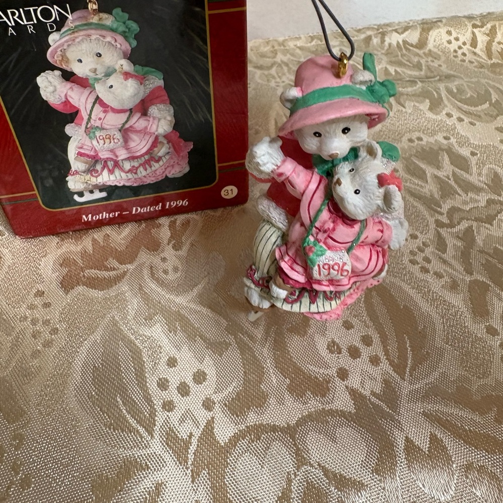 Carlton Cards 1996 Mother Bear Ornament - Pink and Green - Picture 1 of 9